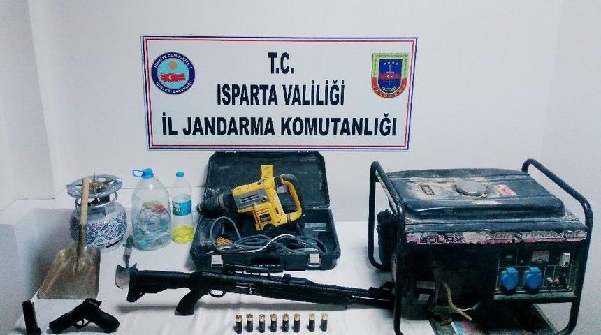 Ka&ccedil;ak Kazı Yapan 5 Kişi Yakalandı