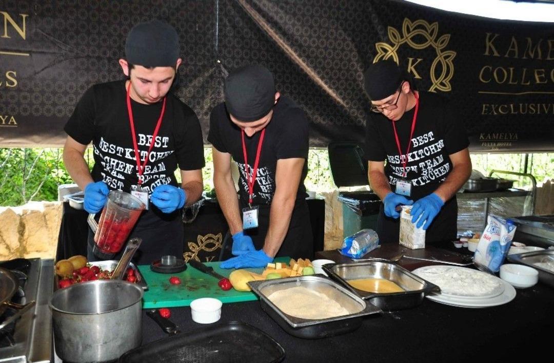 Meslek Lisesi &Ouml;ğrencileri Avrupa Lezzetleri İ&ccedil;in Yarıştı