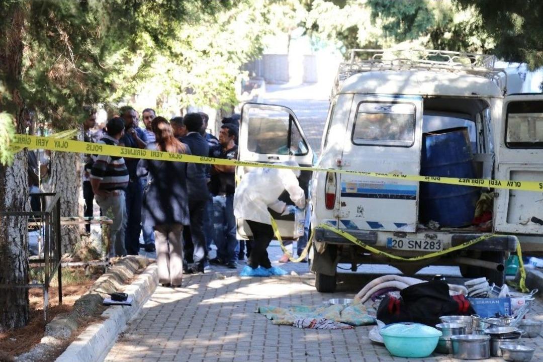 Babasının Mezarı Başında &Ouml;l&uuml; Bulundu