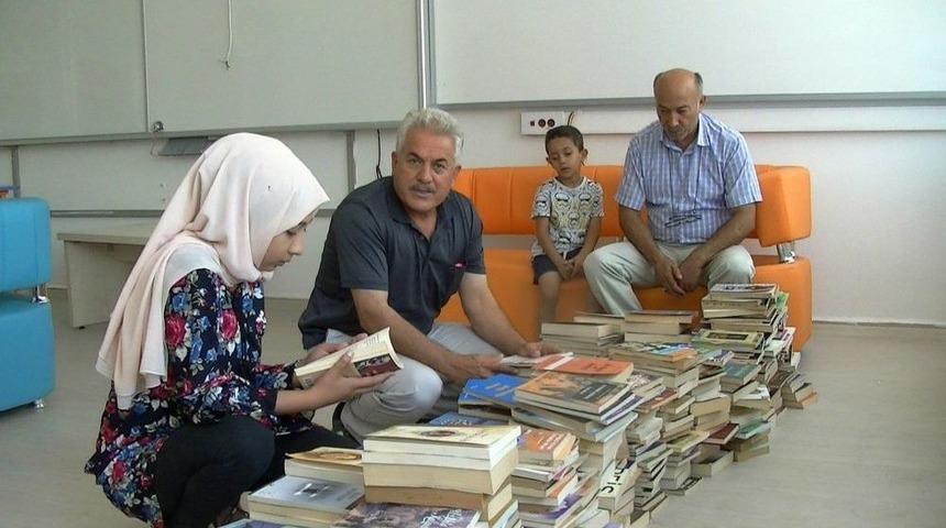Kemik Kanserini Yenen Beyza Şimdi De K&uuml;t&uuml;phane Kurmak İstiyor