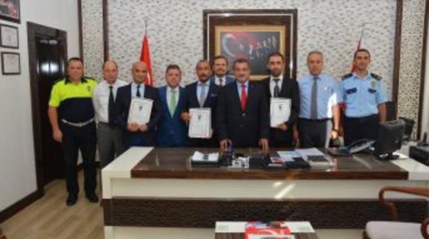 Antalya&rsquo;da "ayın Polisleri" &Ouml;d&uuml;llendirildi