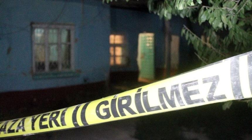 Arkadaşlarıyla Uyuşturucu Kullanırken &Ouml;ld&uuml;