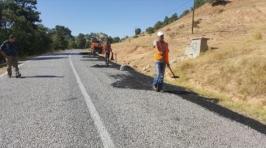 Karayolları Ekiplerinden Yol Bakım &Ccedil;alışmaları