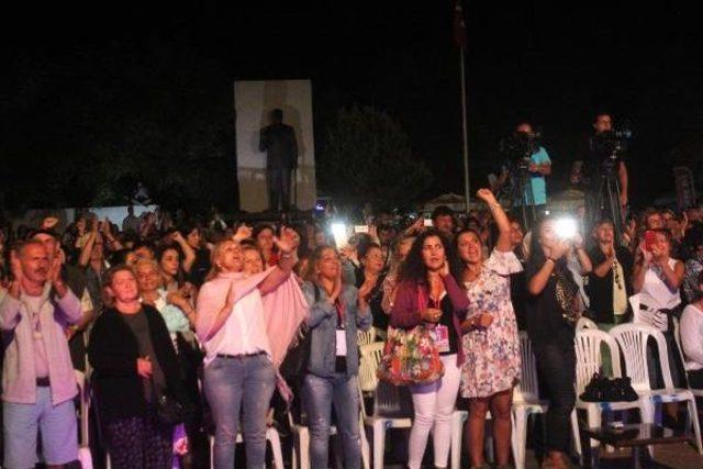 Bozcaada'da 18'nci Kültür, Sanat Ve Bağbozumu Festivali Başladı