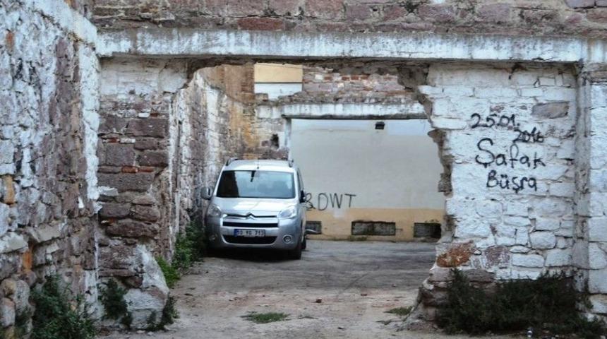 Ayvalık&rsquo;ta Silahla Yaralama