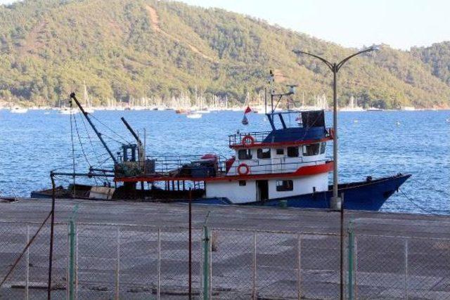 Teröristleri Suriye'den Getiren Tekne, Yediemine Çekildi