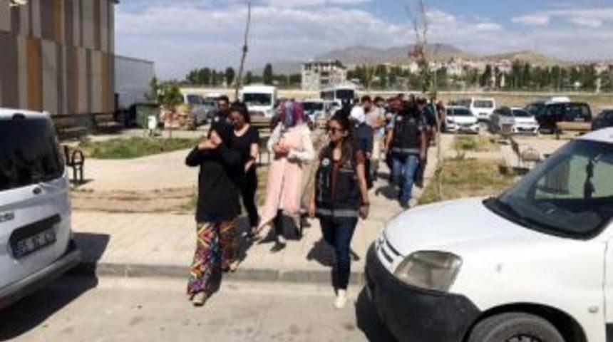 Van'da Fet&ouml;/pdy Operasyonu: 22 Kişi G&ouml;zaltına Alındı