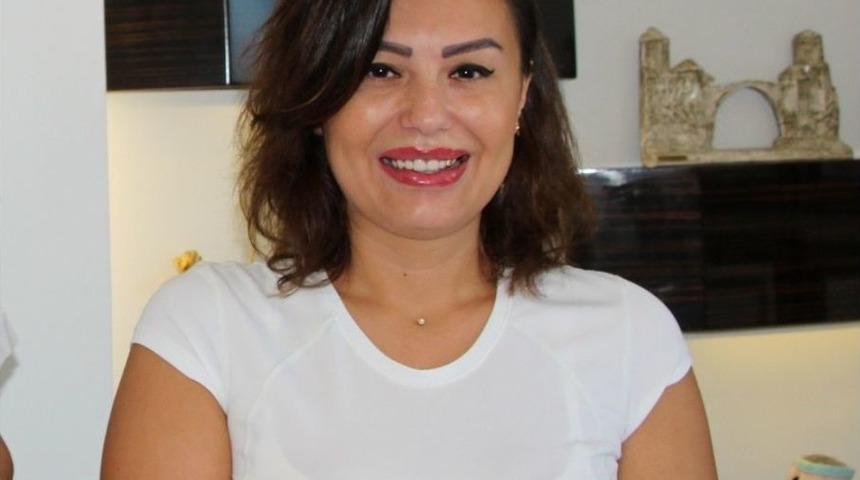 Dudağına İnşaat Silikonuyla Dolgu Yapılan Kadın 18. Ameliyatını Olacak