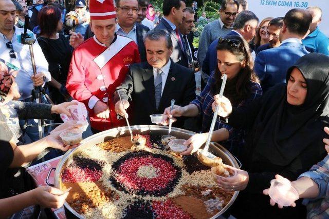 Çölyak Hastaları İçin Glutensiz Aşure Dağıtıldı