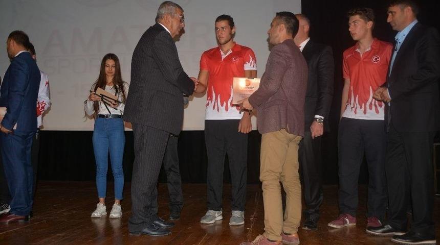 Akm&rsquo;de &rsquo;2017 Spor Branşları Yılın Sporcusu&rsquo; &Ouml;d&uuml;l T&ouml;reni Ger&ccedil;ekleşti