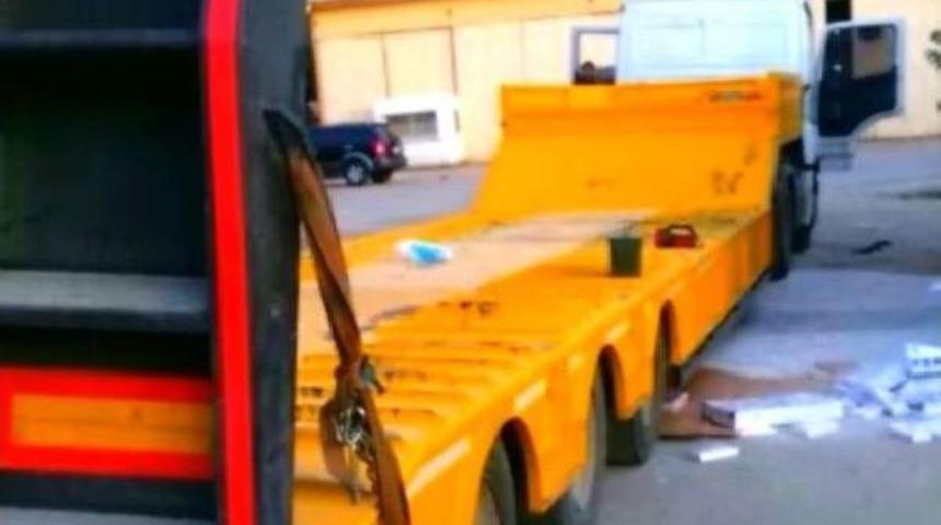 Tır'daki &Ouml;zel B&ouml;lmeden Ka&ccedil;ak Sigara &Ccedil;ıktı
