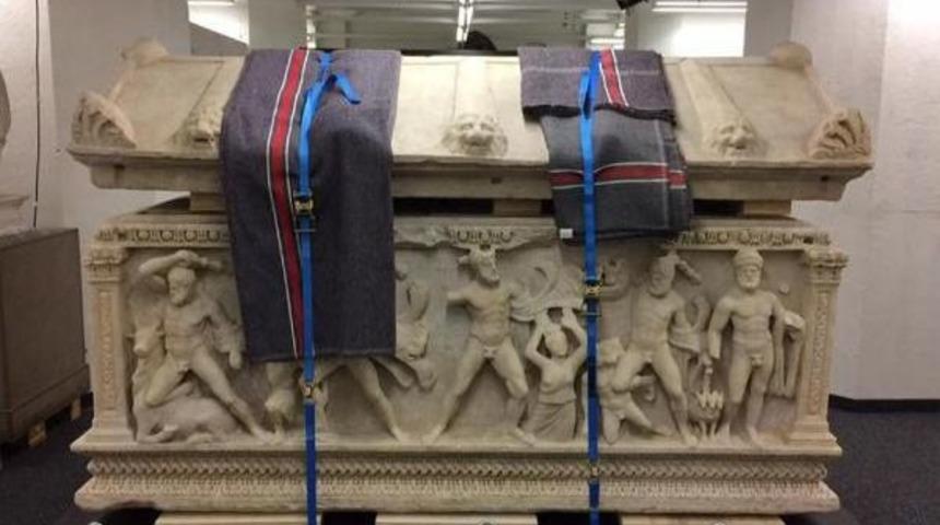 İsvi&ccedil;re'ye Ka&ccedil;ırılan Herakles Lahdi Yola &Ccedil;ıktı
