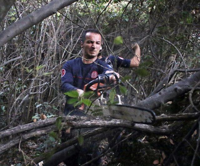 Antalya’da Falezlerde Erkek Cesedi Bulundu