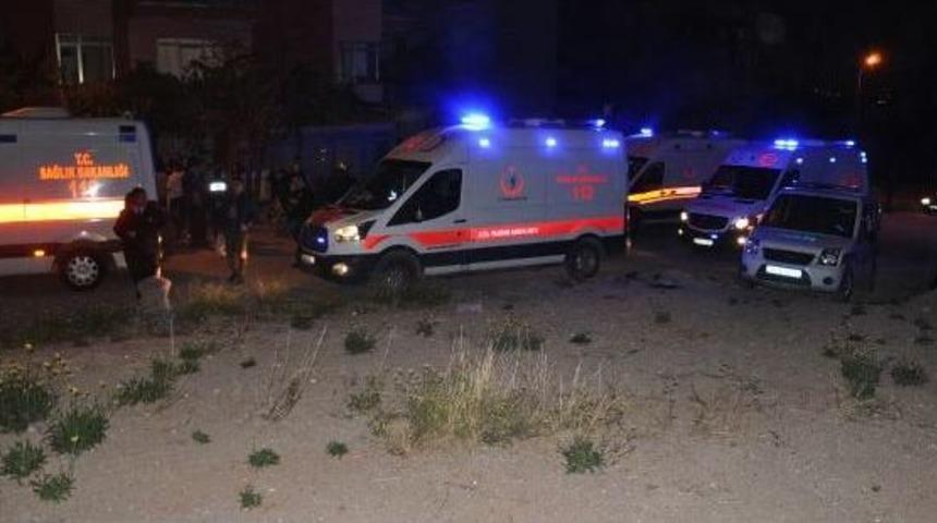 Ankara'da Okul Servisi Ile Panelvan Minib&uuml;s &Ccedil;arpıştı, 14 Kişi Yaralandı