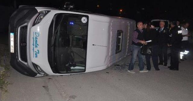 Ankara'da Okul Servisi Ile Panelvan Minibüs Çarpıştı, 14 Kişi Yaralandı