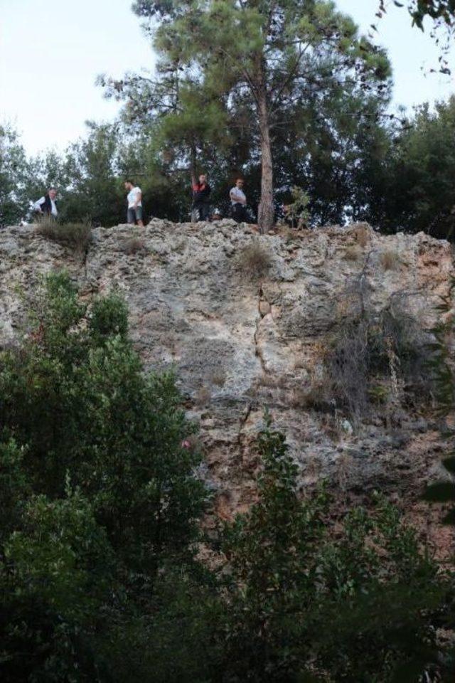 Antalya da Falezlerin Altında Ceset Bulundu 1