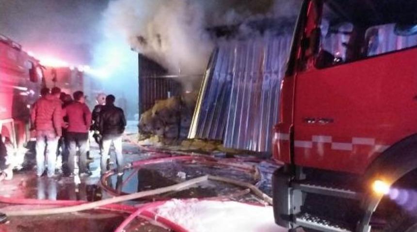 İneg&ouml;l'de D&ouml;şemecide Korkutan Yangın