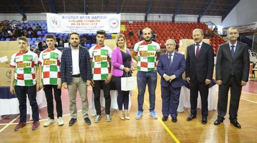 K&uuml;tahya&rsquo;da 190 Spor Kul&uuml;b&uuml;ne Malzeme Desteği