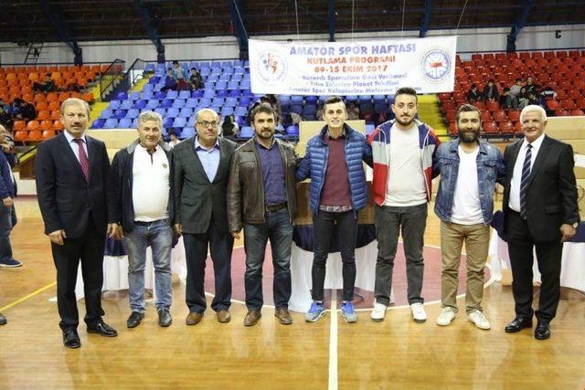 K&uuml;tahya&rsquo;da 190 Spor Kul&uuml;b&uuml;ne Malzeme Desteği 1