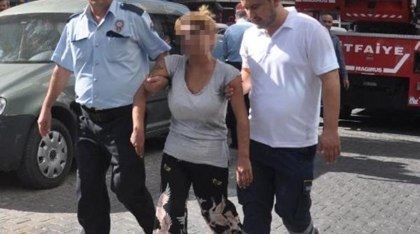 İntihara Kalkışan Kadını Polis Ikna Etti