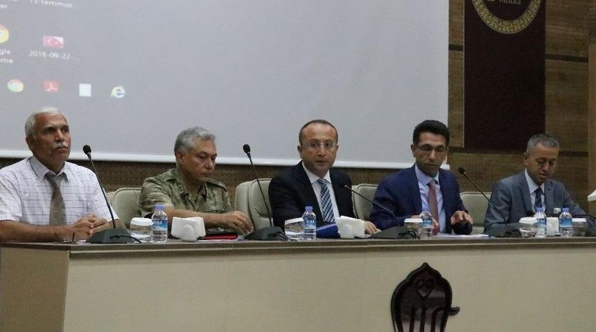 Siirt Valisi Atik&rsquo;ten Okul M&uuml;d&uuml;rlerine Sert Uyarı