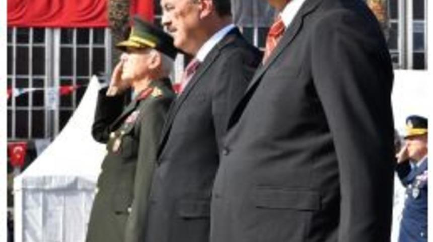 İzmir&rsquo;in Kurtuluş Yıl D&ouml;n&uuml;m&uuml; T&ouml;renlerle Kutlanıyor