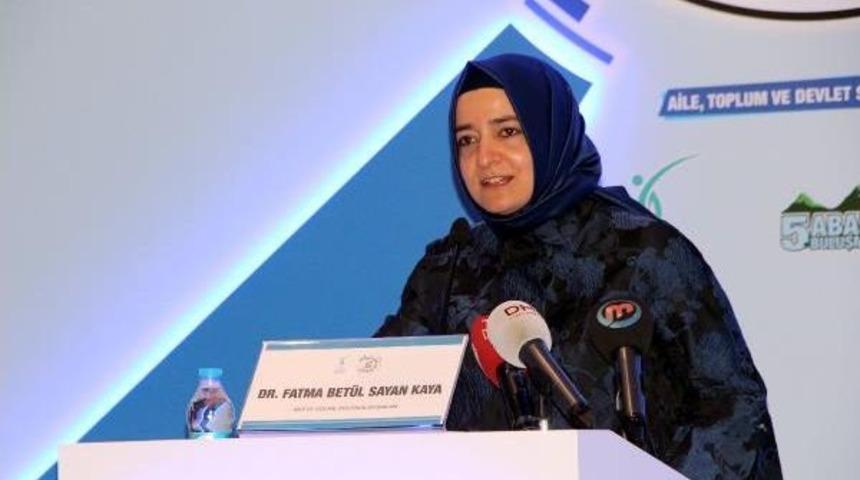 Aile, Toplum Ve Devlet Sempozyumu Bakan Kaya'nın Da Katılımıyla Başladı