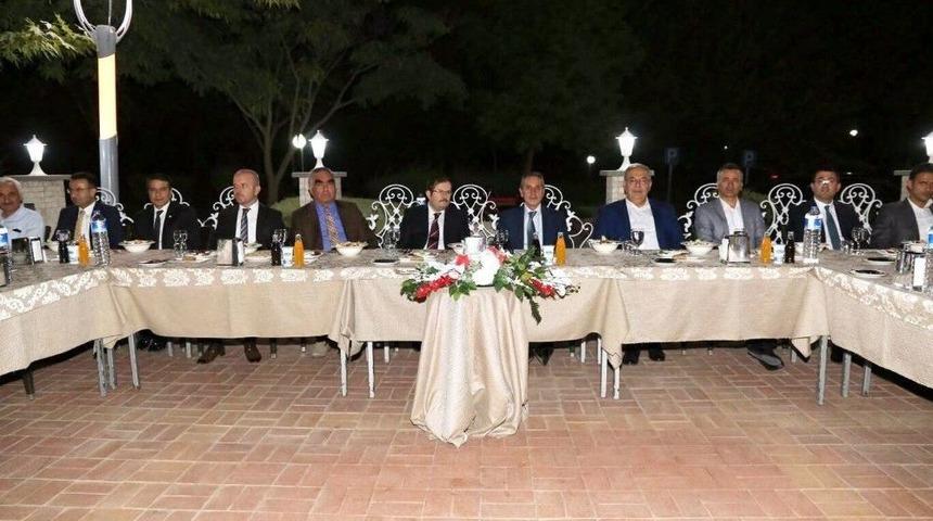 Vali Yardımcısı Onur K&ouml;k&ccedil;&uuml;&rsquo;ye Veda Yemeği