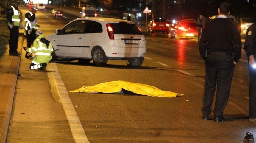 Caddeden Karşıya Ge&ccedil;mek İsteyen Gen&ccedil; Kız Kazada Hayatını Kaybetti