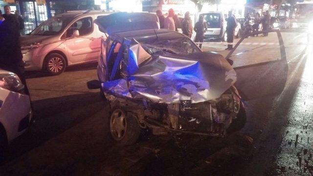 Başkent’te Zincirleme Trafik Kazası: 2 Yaralı