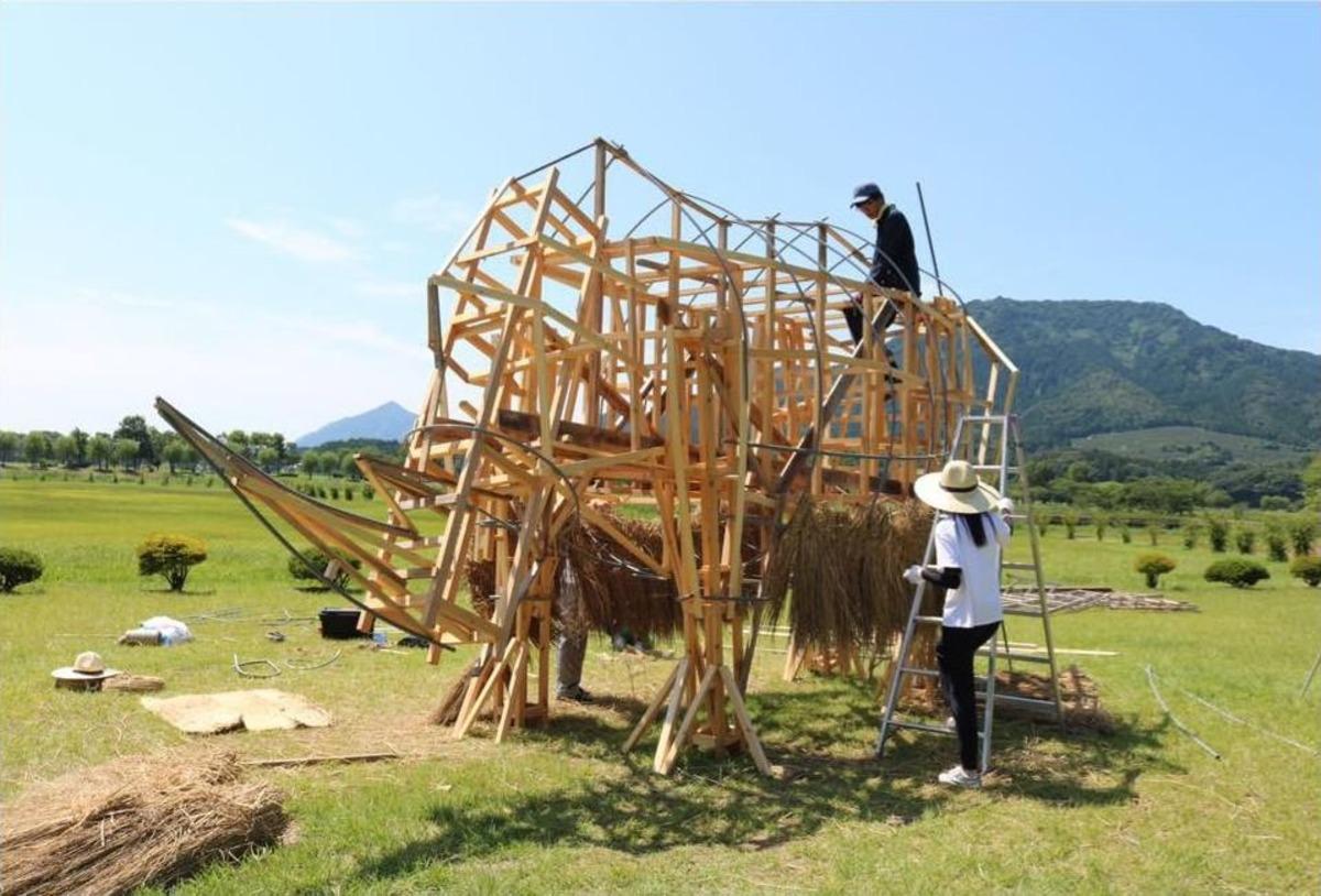 Samandan Dev Heykellerin Yapıldığı &rsquo;wara Sanatı Festivali&rsquo;