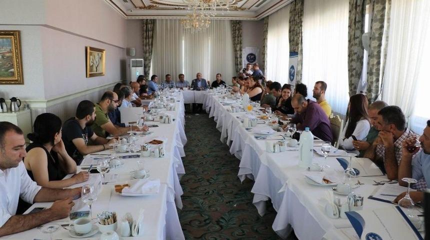 Ditam, Sur&rsquo;dan G&ouml;&ccedil; Etmek Zorunda Kalan Ailelerle G&ouml;r&uuml;şecek