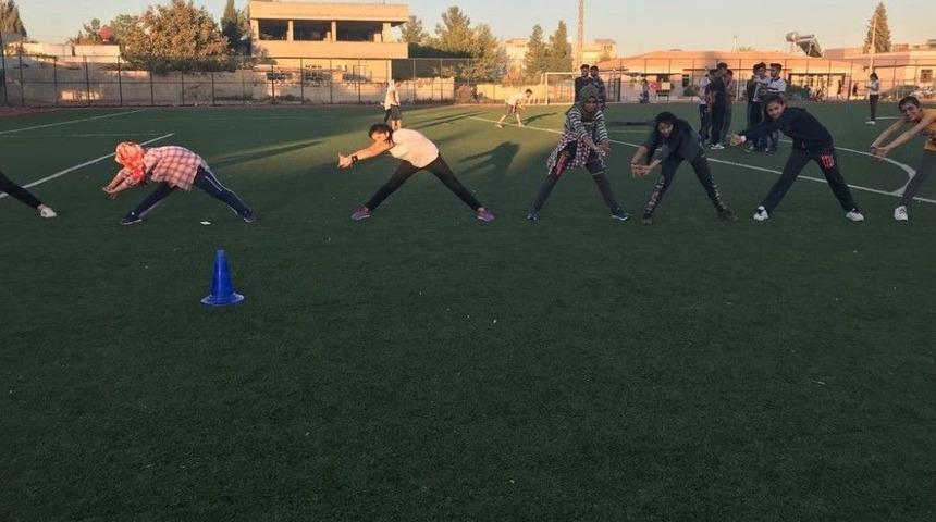 Gen&ccedil;ler Hayallerindeki Mesleğe Hazırlanıyor