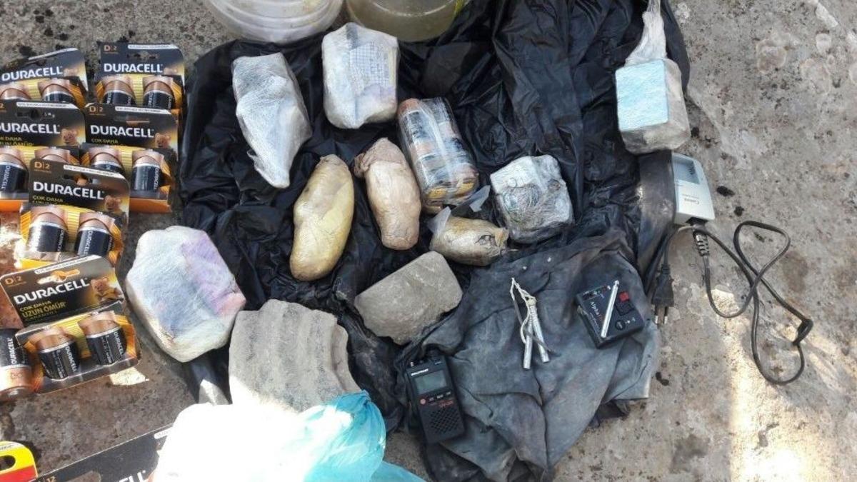 Diyarbakır&rsquo;daki Operasyonlarda 1 Ton Esrar Ele Ge&ccedil;irildi