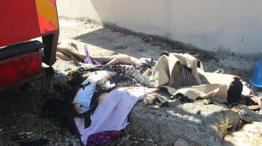 Balkon Yangını B&uuml;y&uuml;meden S&ouml;nd&uuml;r&uuml;ld&uuml;