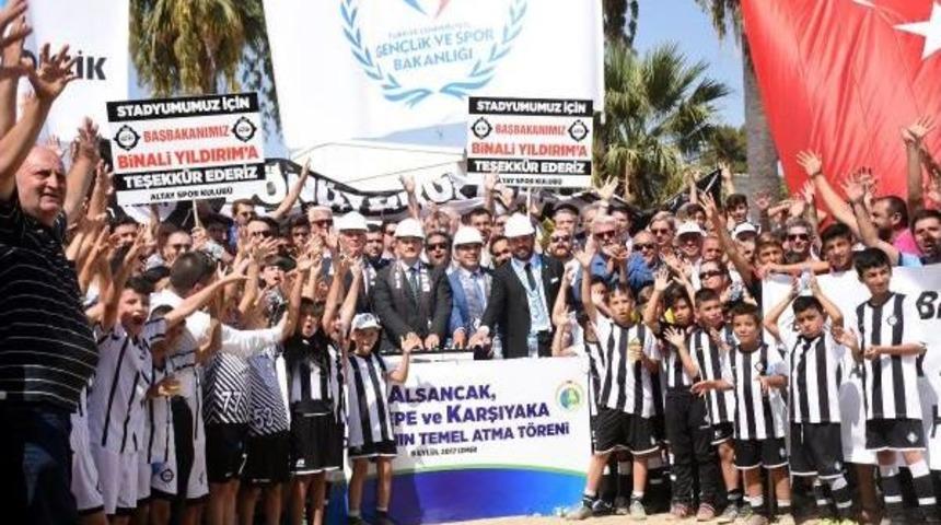 Alsancak Stadı'nın Temel Atma T&ouml;reninde B&uuml;y&uuml;k &Ccedil;oşku