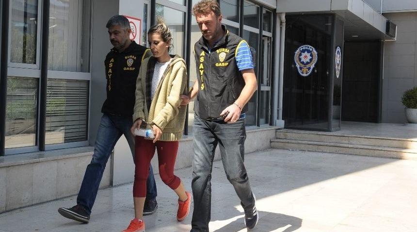 Sosyal Medyadan Tanıştığı Kadına Yardım Etmek İsteyen Adamın Kemiklerini Kırdılar