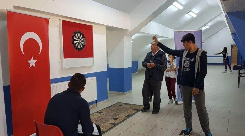 Dart Yarışması Yapıldı