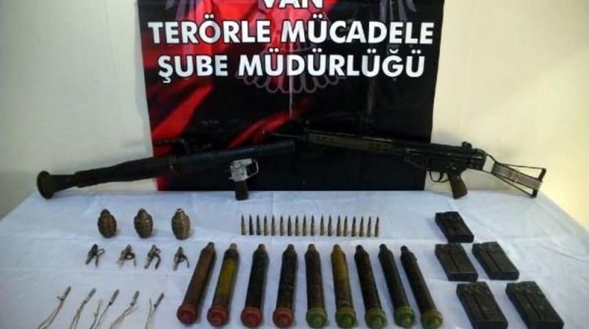 Van'da Pkk'nın Silah Ve Bombaları Ele Ge&ccedil;irildi
