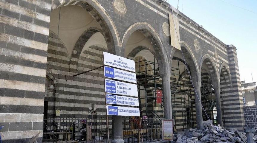 Parlı Sefa Cami Ve Medresesi Restorasyonu Devam Ediyor
