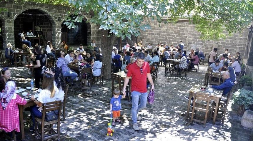 Tarihi Mekanlar Ziyaret&ccedil;i Akınına Uğradı