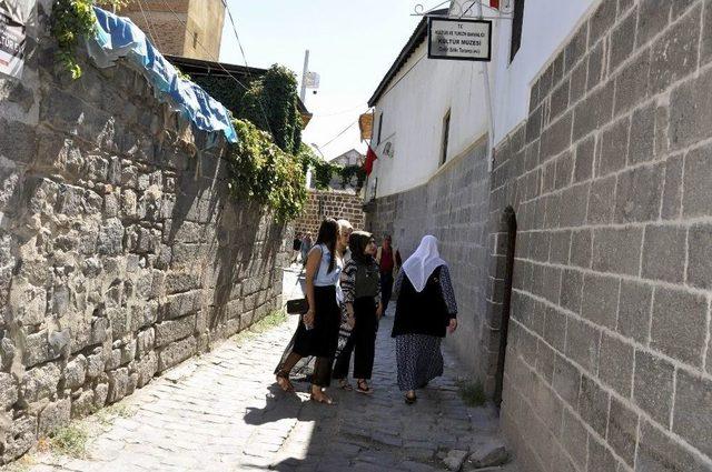 Tarihi Mekanlar Ziyaret&ccedil;i Akınına Uğradı 1