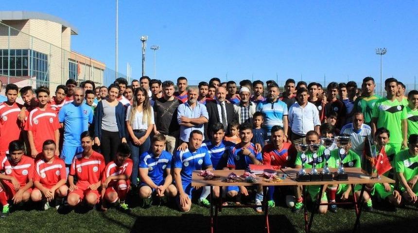 Trabzon&rsquo;da Yaşayan G&ouml;&ccedil;menler İ&ccedil;in Futbol Turnuvası D&uuml;zenlendi