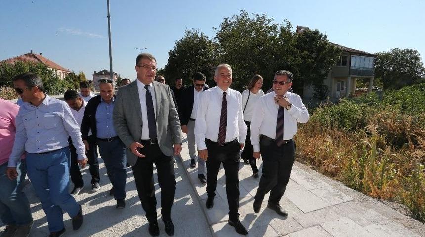 Denizli B&uuml;y&uuml;kşehir&rsquo;in İl&ccedil;elerdeki &Ccedil;alışmaları S&uuml;r&uuml;yor