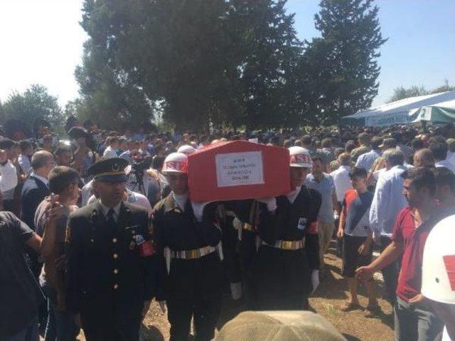 Baba Olmaya Hazırlanan Şehit Astsubay Mustafa Sefa K&ouml;k, Toprağa Verildi 3