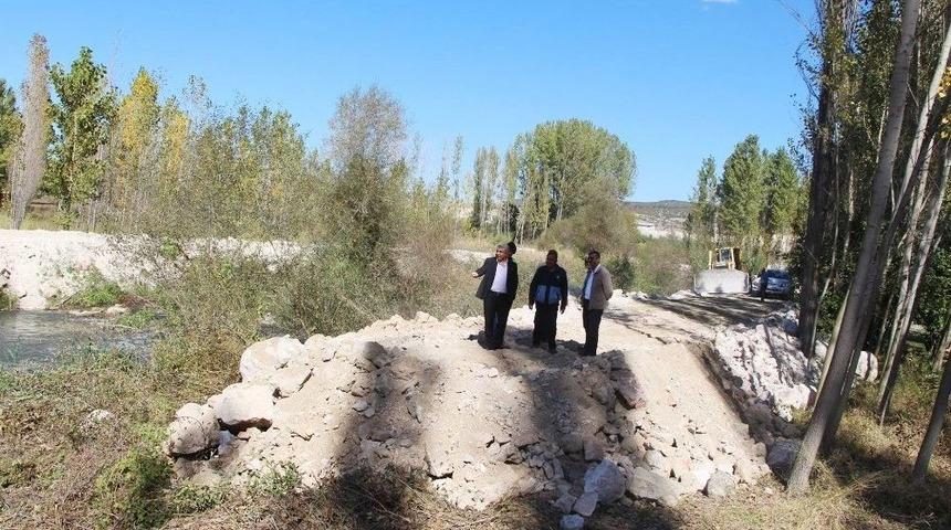 Hisarcık&rsquo;ta Yıkılan K&ouml;pr&uuml;ye Alternatif Yol Yapıldı