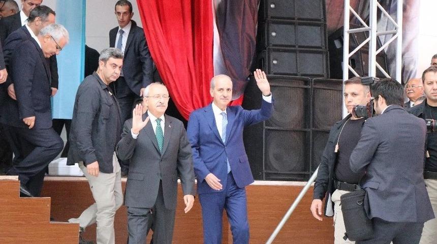Kılı&ccedil;daroğlu Ve Kurtulmuş Hacı Bektaş-ı Veli&rsquo;yi Anma T&ouml;reni&rsquo;nde Salona Birlikte Girdi
