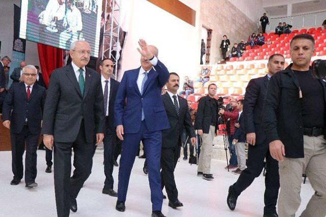 Kılı&ccedil;daroğlu Ve Kurtulmuş Hacı Bektaş-ı Veli&rsquo;yi Anma T&ouml;reni&rsquo;nde Salona Birlikte Girdi 1