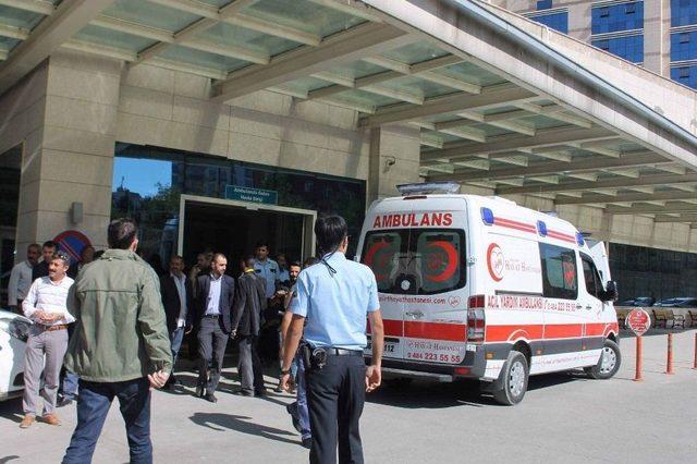 Siirt&rsquo;te Askerleri Taşıyan Minib&uuml;se Saldırı: 4 Asker Yaralı 2