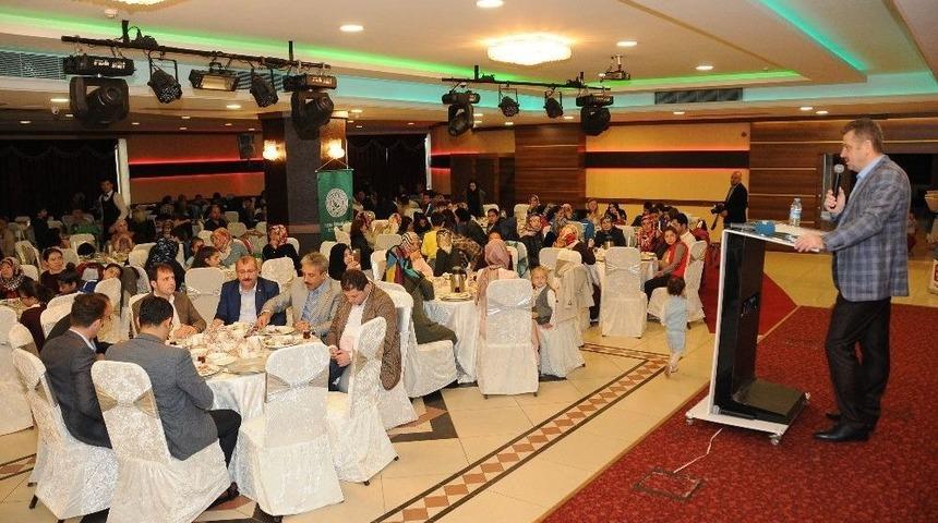 Gaziosmanpaşa Belediyesi Başarılı Sporcuları Cumhuriyet Altını İle &Ouml;d&uuml;llendirdi